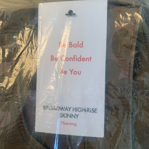 NWT SKINNYGIRL BROADWAY HIGH-RISE SIDE STRIPE SKINNY JEANS CAMO FLOW - Picture 7 of 14